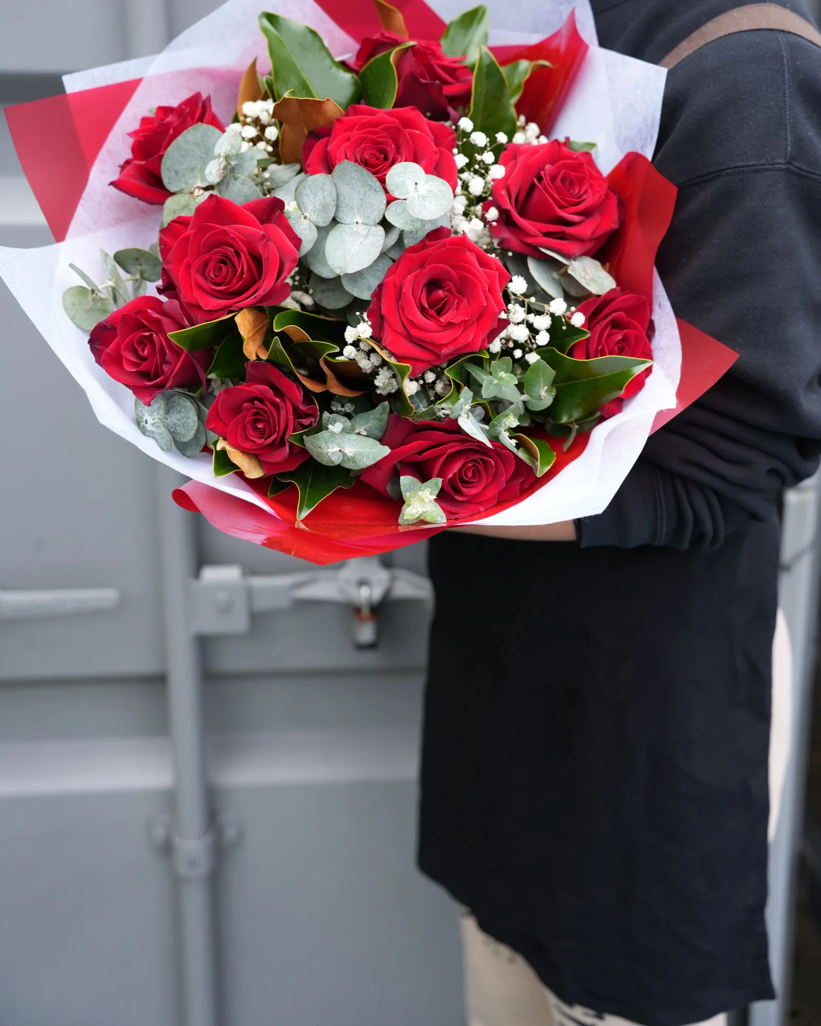 Classic Red Roses Presentation